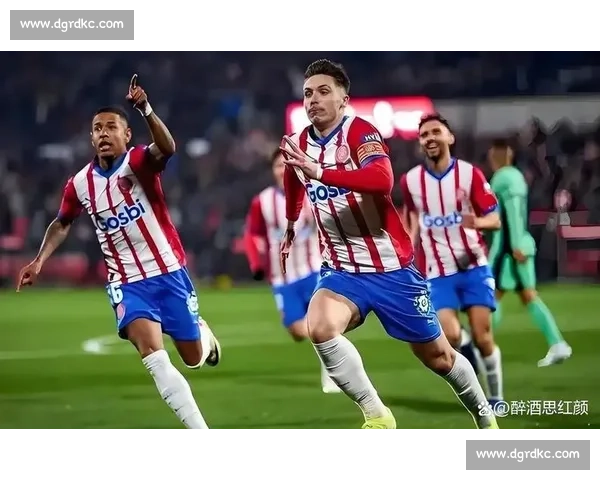 帕尔梅拉斯半场闷平博塔弗戈 攻防拉锯战三人染黄