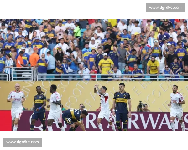 红牌 + 头球救主！本菲卡 2-2 博卡青年